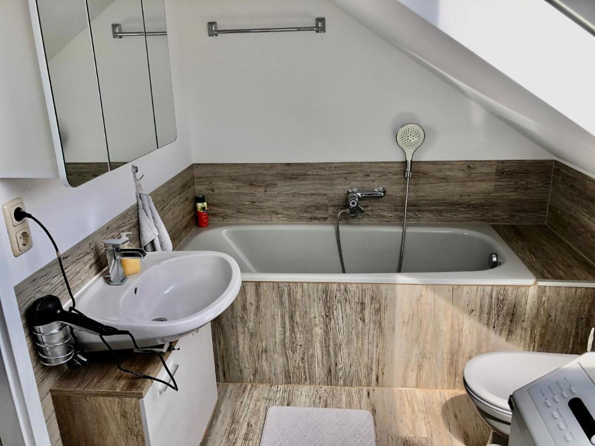 Gaestezimmer Beate Und Ferienwohnung Rheda Wiedenbrueck Luaran gambar